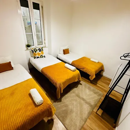 Luxury In Marques De Pombal, Centre Of Лиссабон