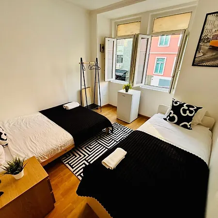Хостел Luxury In Marques De Pombal, Centre Of