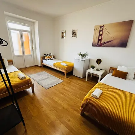 Хостел Luxury In Marques De Pombal, Centre Of Лиссабон