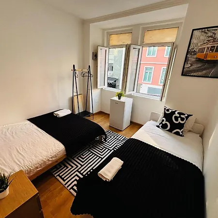 Hostel Luxury In Marques De Pombal, Centre Of
