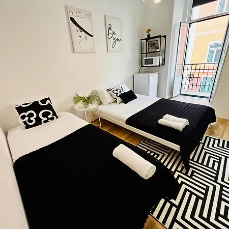 Luxury In Marques De Pombal, Centre Of Hostel *