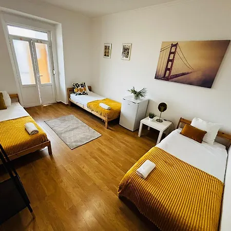 Luxury In Marques De Pombal, Centre Of Hostel