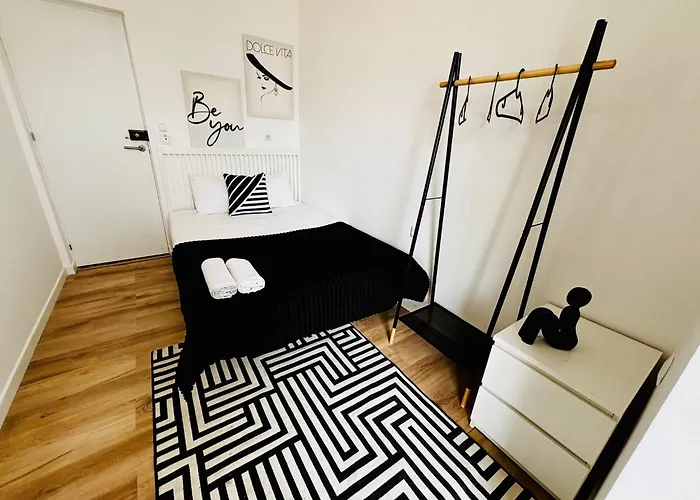 Hostel Luxury In Marques De Pombal, Centre Of Lisboa