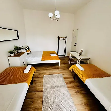 Luxury In Marques De Pombal, Centre Of אכסניה ליסבון