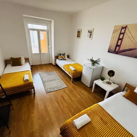 Luxury In Marques De Pombal, Centre Of Hostel Lizbona